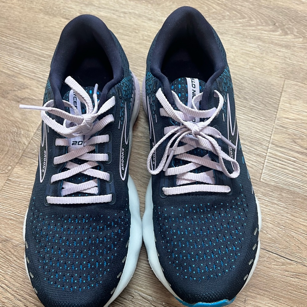 Brooks Women's Navy and Teal Sneakers